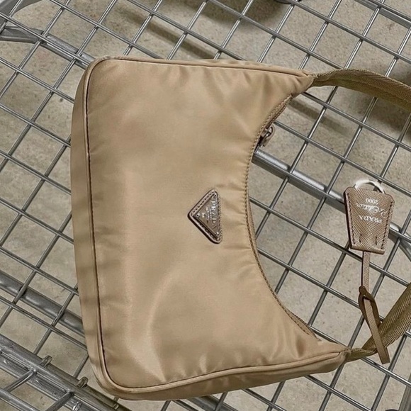 Prada bag 💜 - Picture 12 of 17